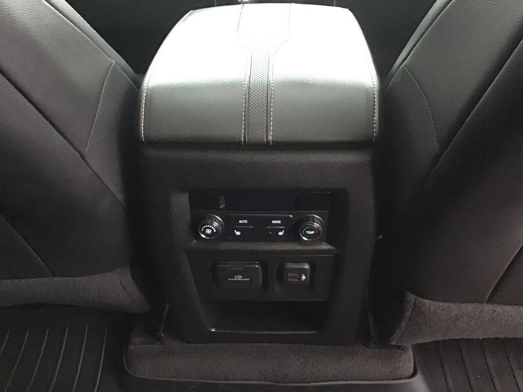 Used 2020 Chevrolet Traverse Premier image 21