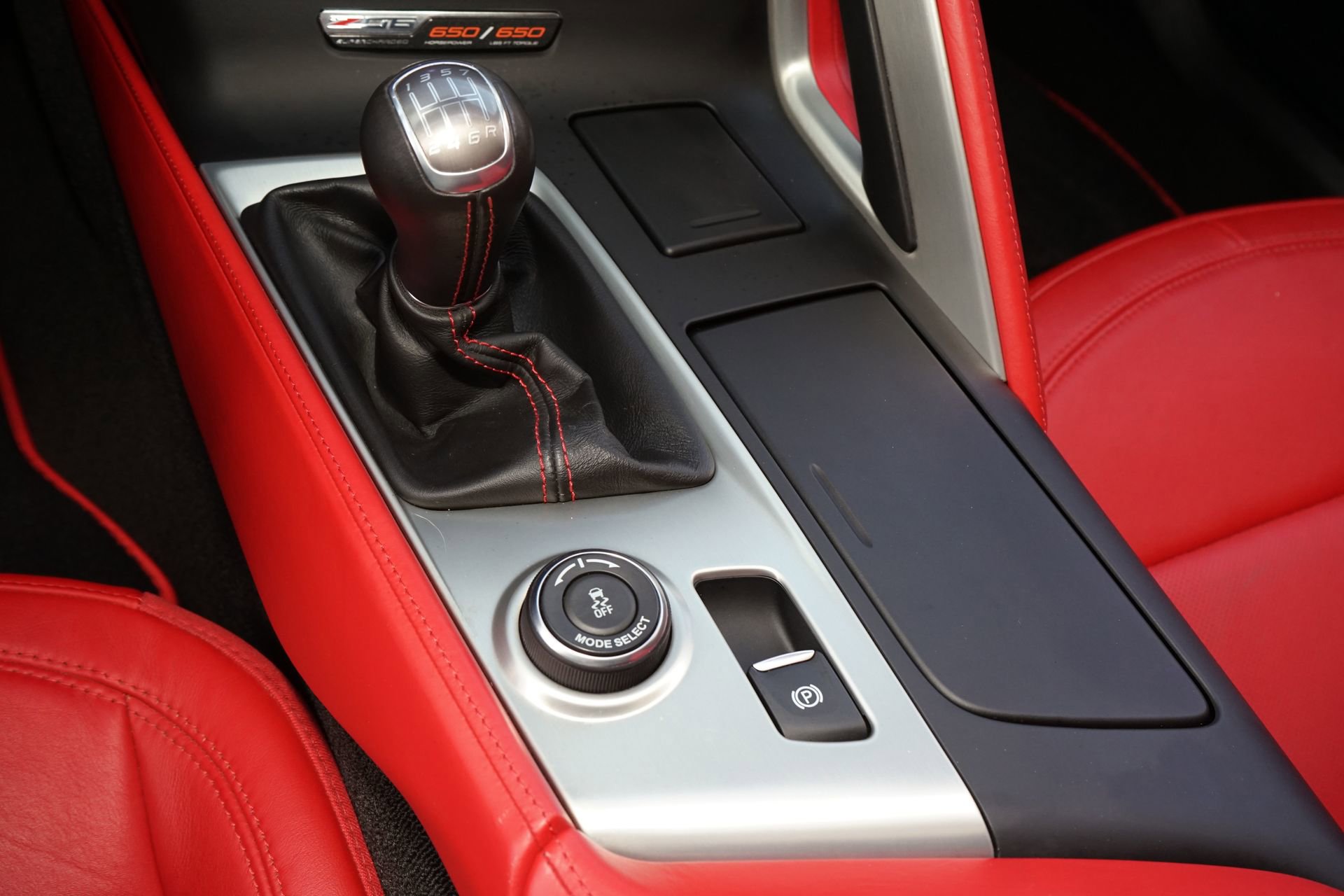 Used 2015 Chevrolet Corvette Z06 w/ 3LZ Preferred Equipment Group RWD image 22