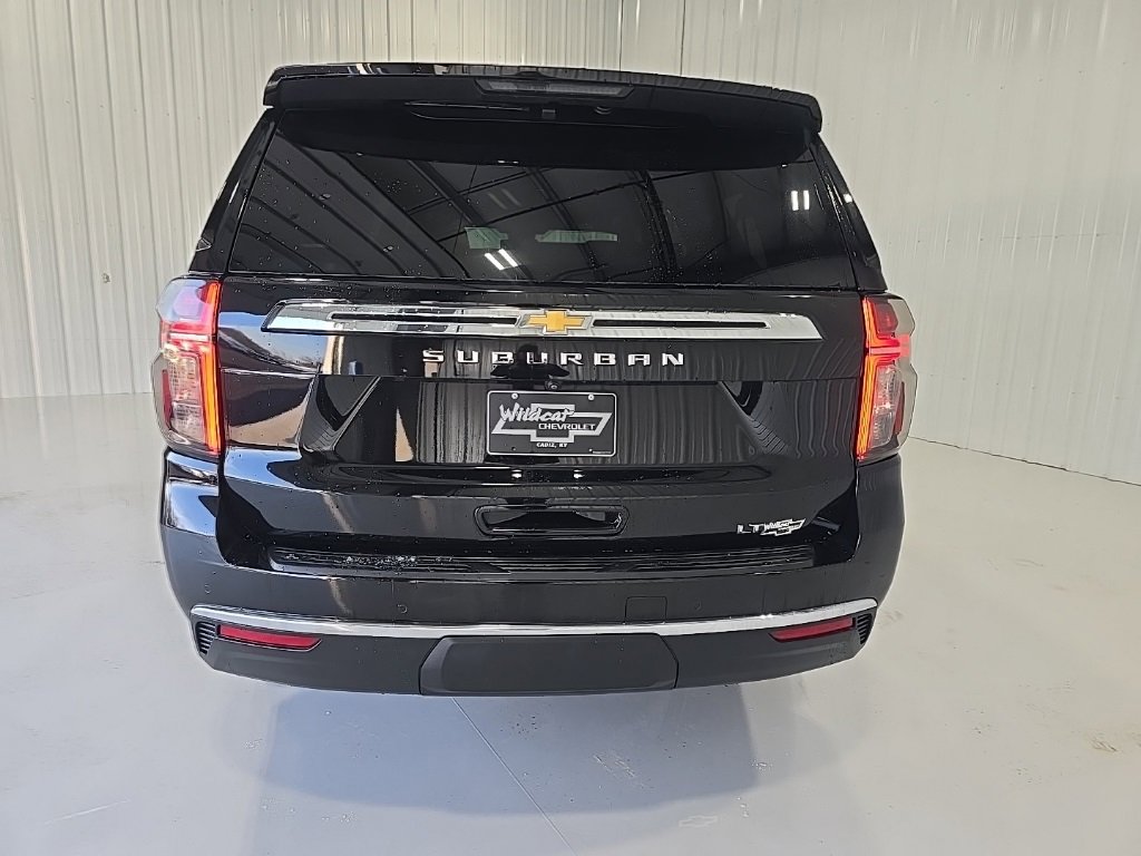 Used 2024 Chevrolet Suburban LT image 7