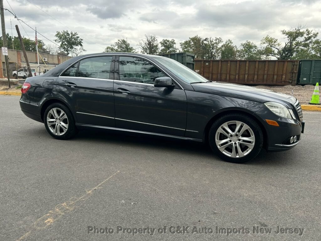 Used 2010 Mercedes-Benz E 350 4MATIC Sedan image 4