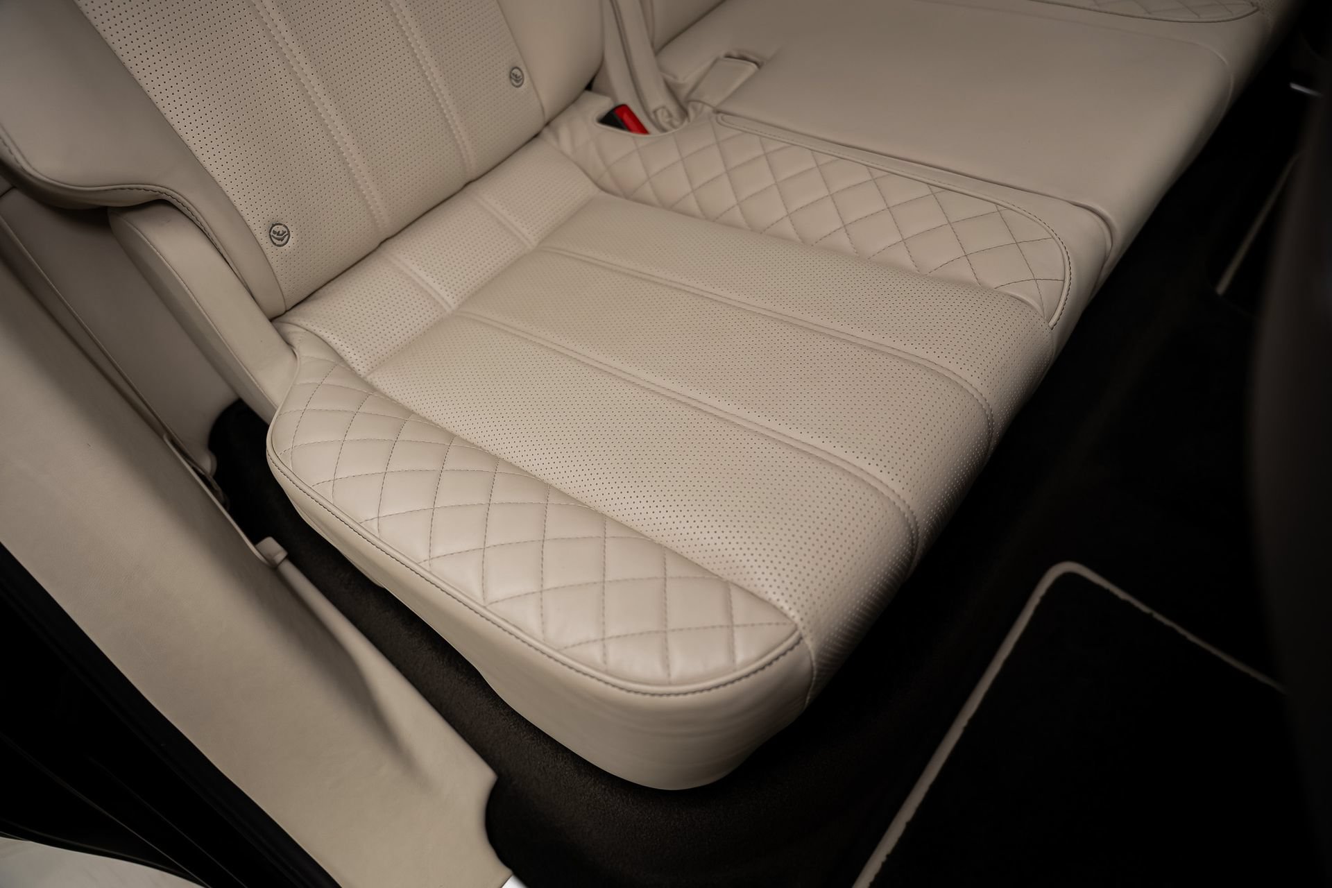 Used 2018 Bentley Bentayga AWD/4WD image 65