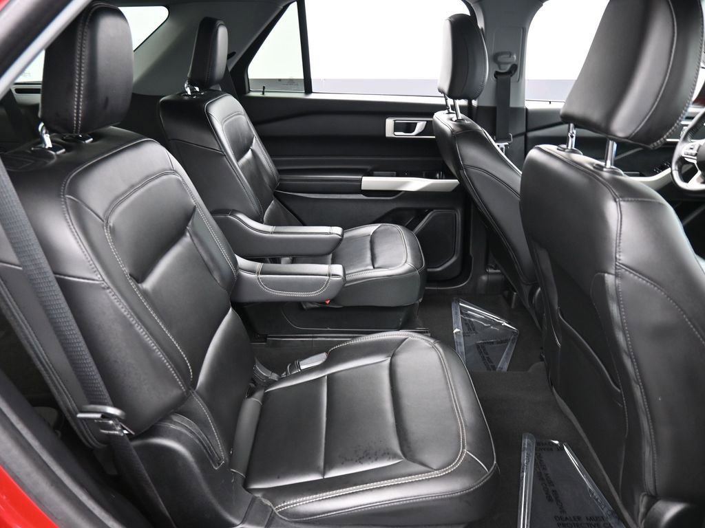 Used 2022 Ford Explorer XLT w/ Equipment Group 202A image 16