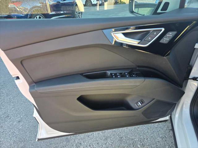 Used 2024 Audi Q4 e-tron Prestige w/ Black Optic Plus Package image 23