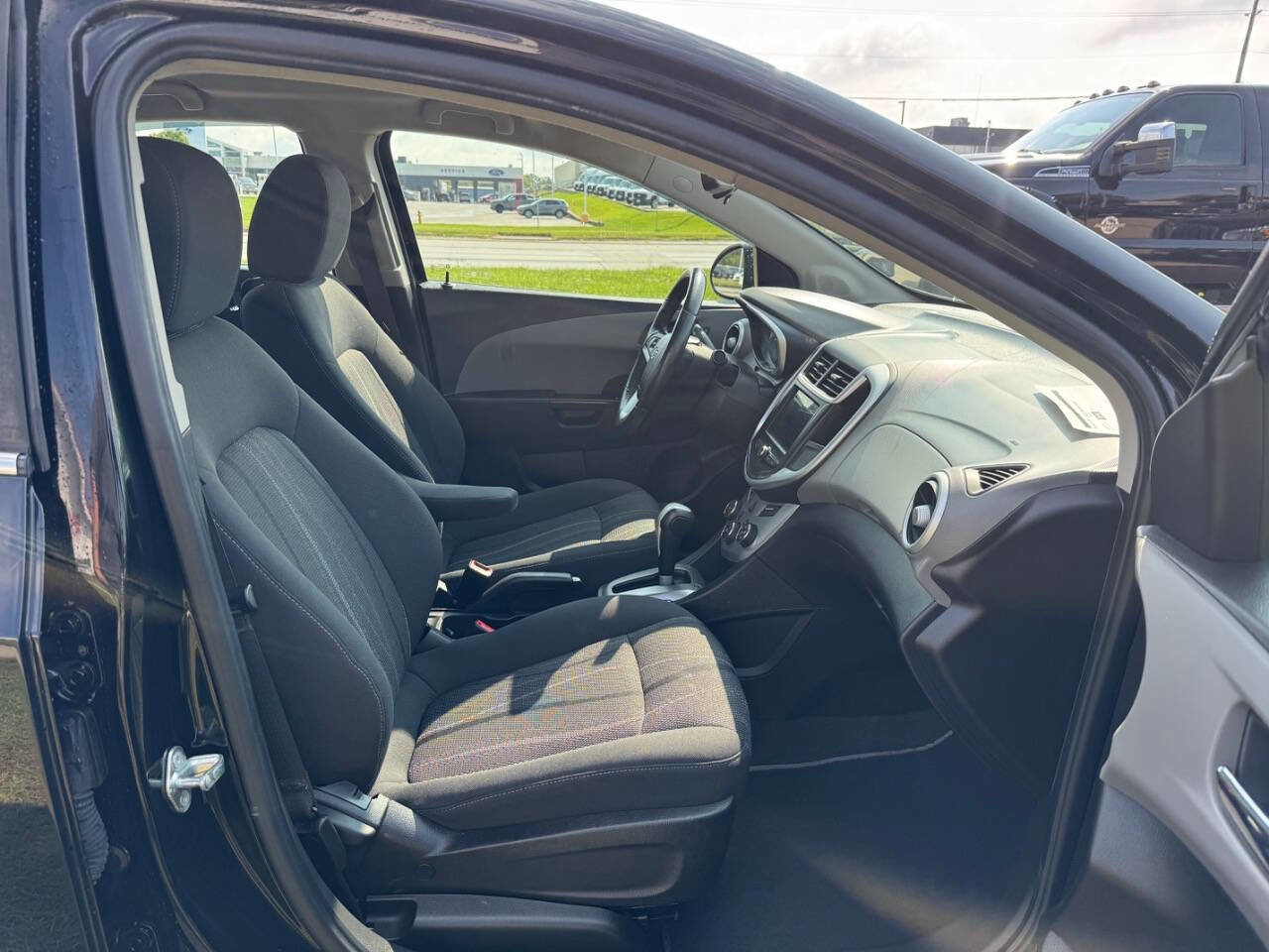 Used 2018 Chevrolet Sonic LT w/ Convenience Package image 12