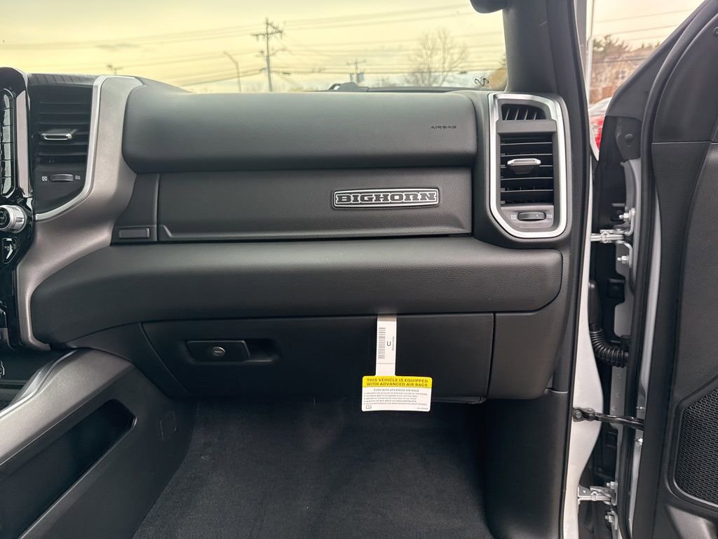 New 2026 RAM 1500 4x4 Crew Cab image 30