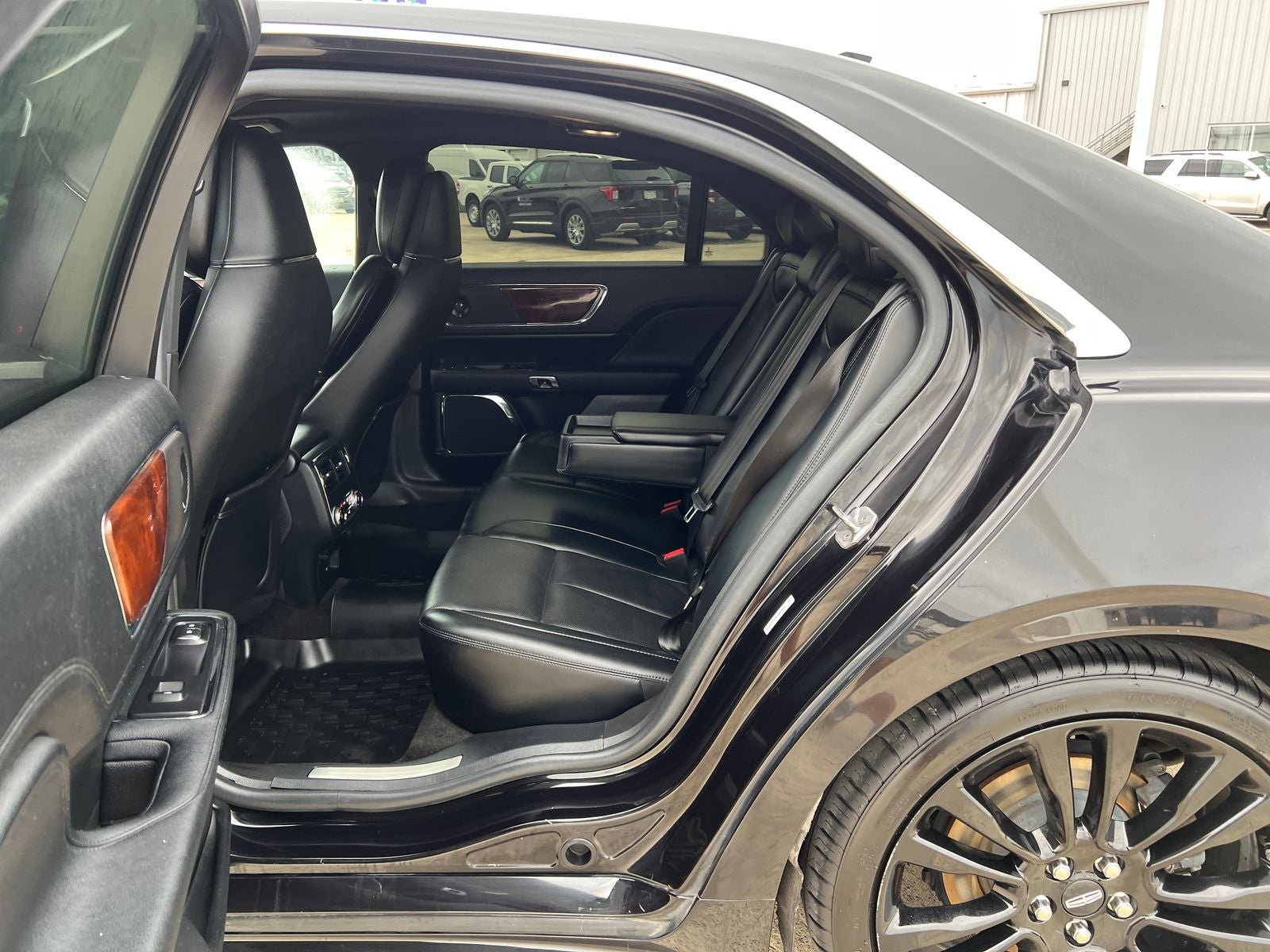 Used 2020 Lincoln Continental Reserve AWD/4WD image 14