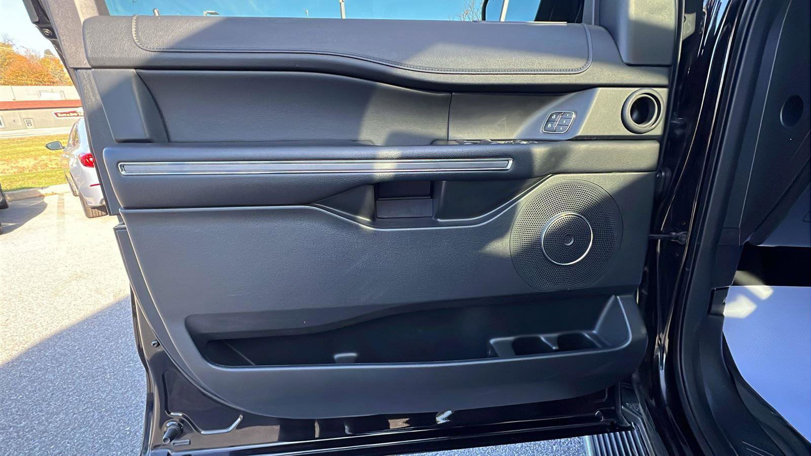 Used 2021 Ford Expedition XLT image 26