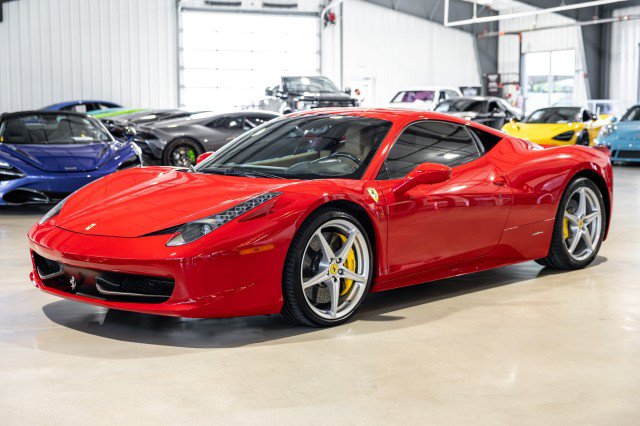 Used 2010 Ferrari 458 Italia Coupe RWD image 2