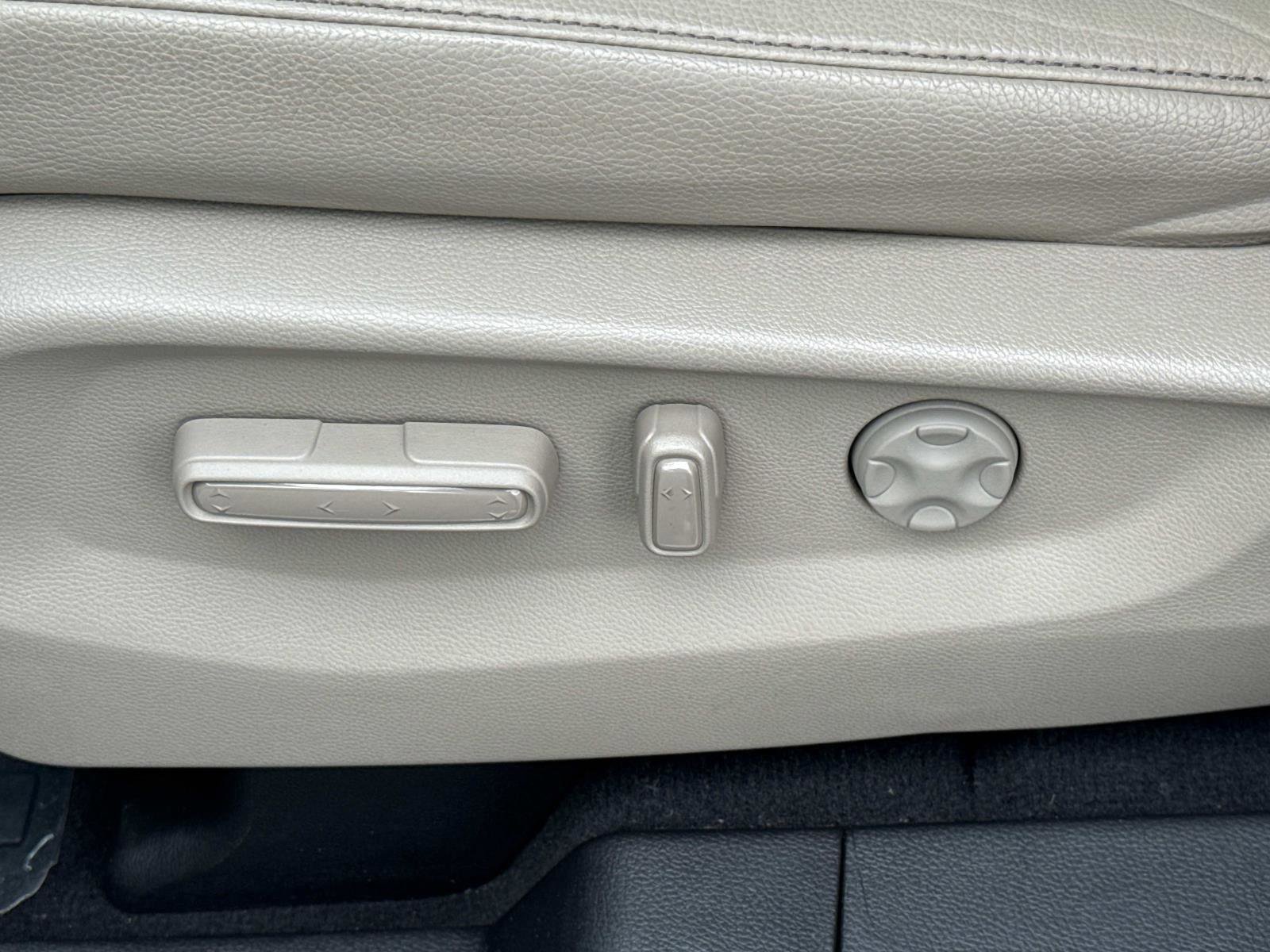 Used 2023 Honda Odyssey EX-L image 16