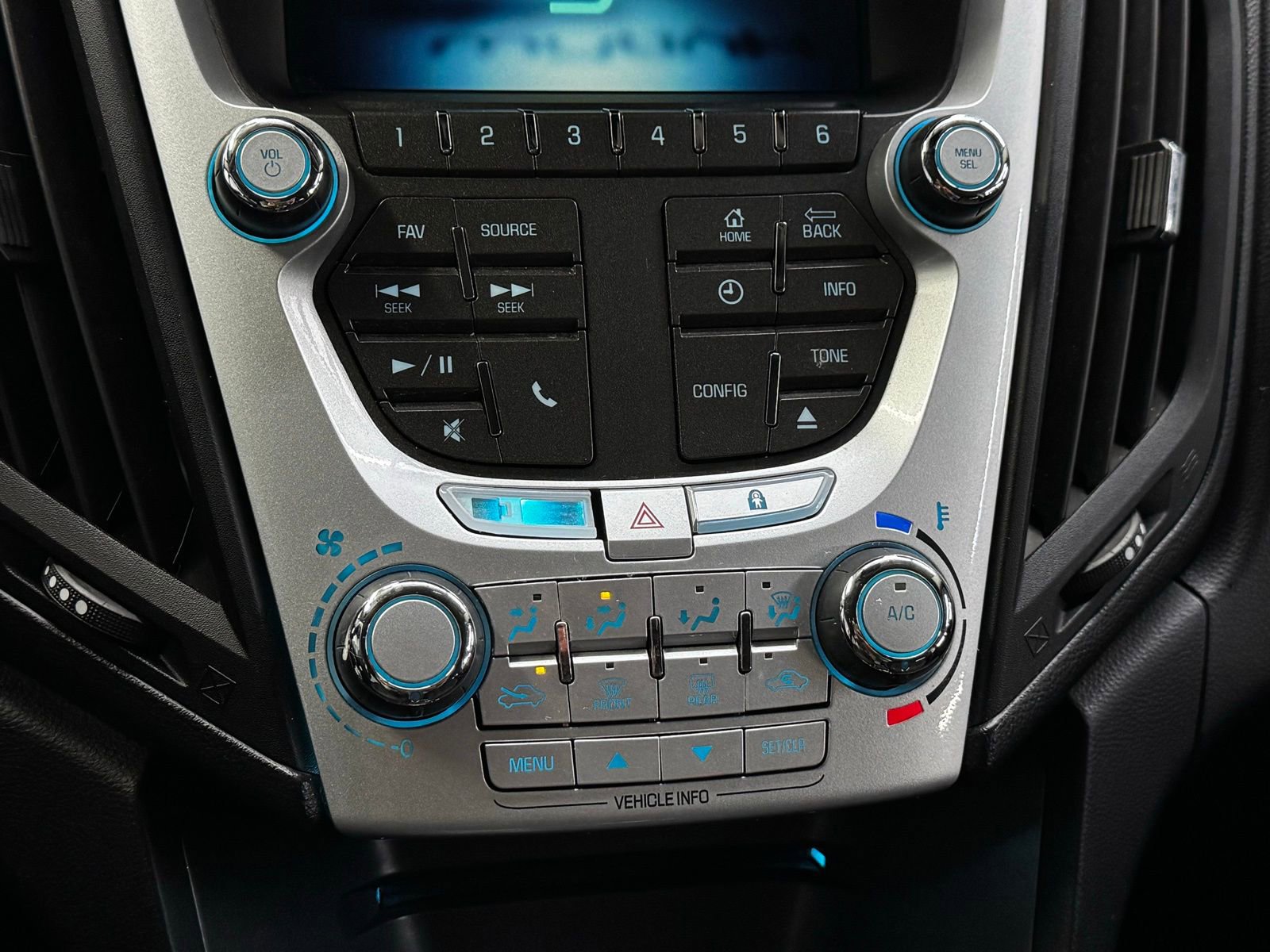 Used 2014 Chevrolet Equinox LT image 18