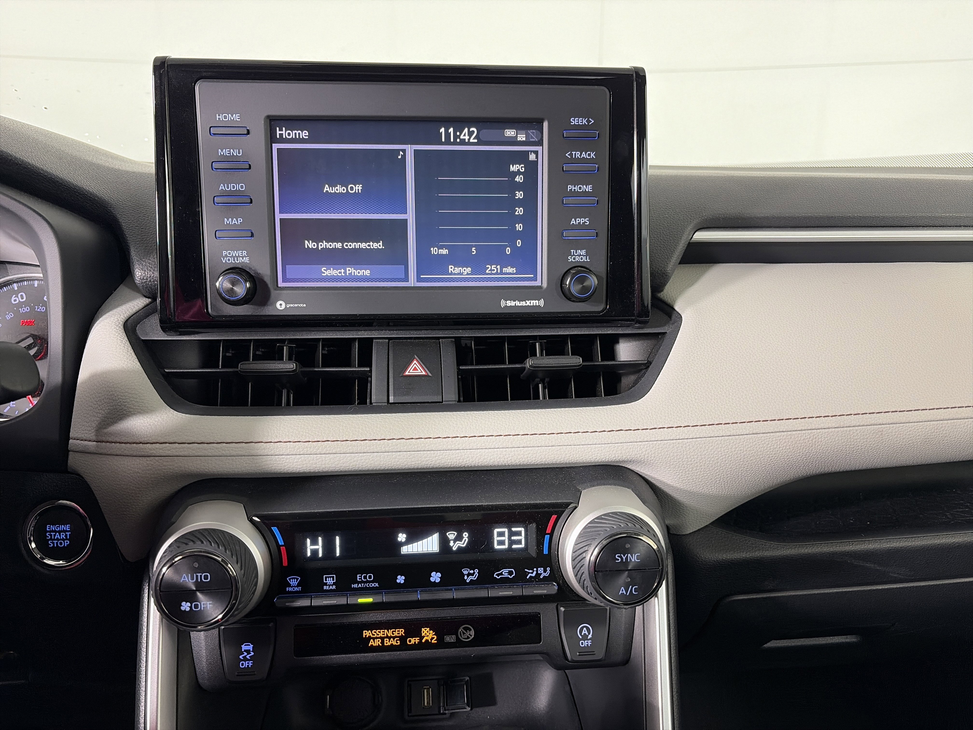 Used 2020 Toyota RAV4 XLE image 22