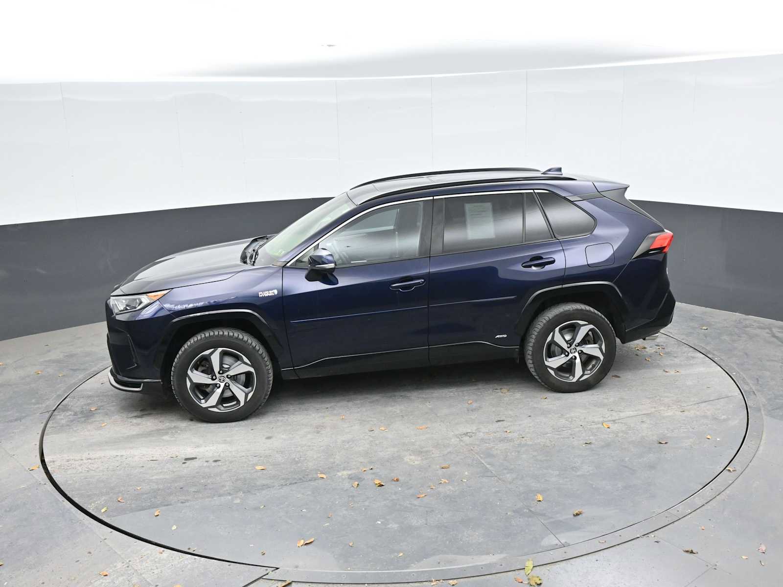 Used 2021 Toyota RAV4 SE w/ Weather & Moonroof Package image 31