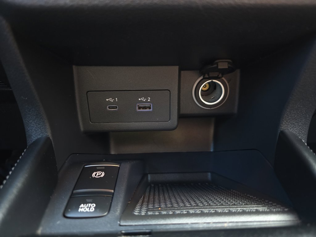 Used 2024 Nissan Kicks SV image 31