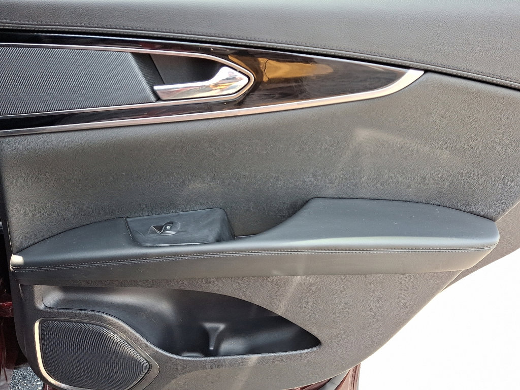Used 2022 Lincoln Nautilus AWD image 14