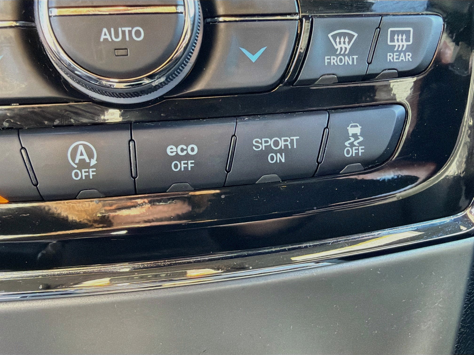 Used 2021 Jeep Grand Cherokee Laredo X AWD/4WD image 28