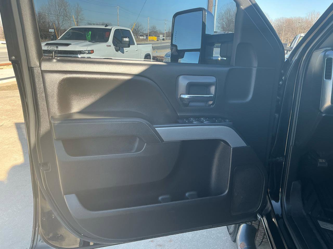 Used 2019 Chevrolet Silverado 2500 LT w/ Custom Sport Edition image 10