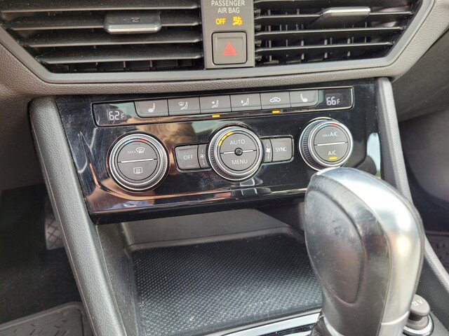 Used 2019 Volkswagen Jetta R-Line image 25