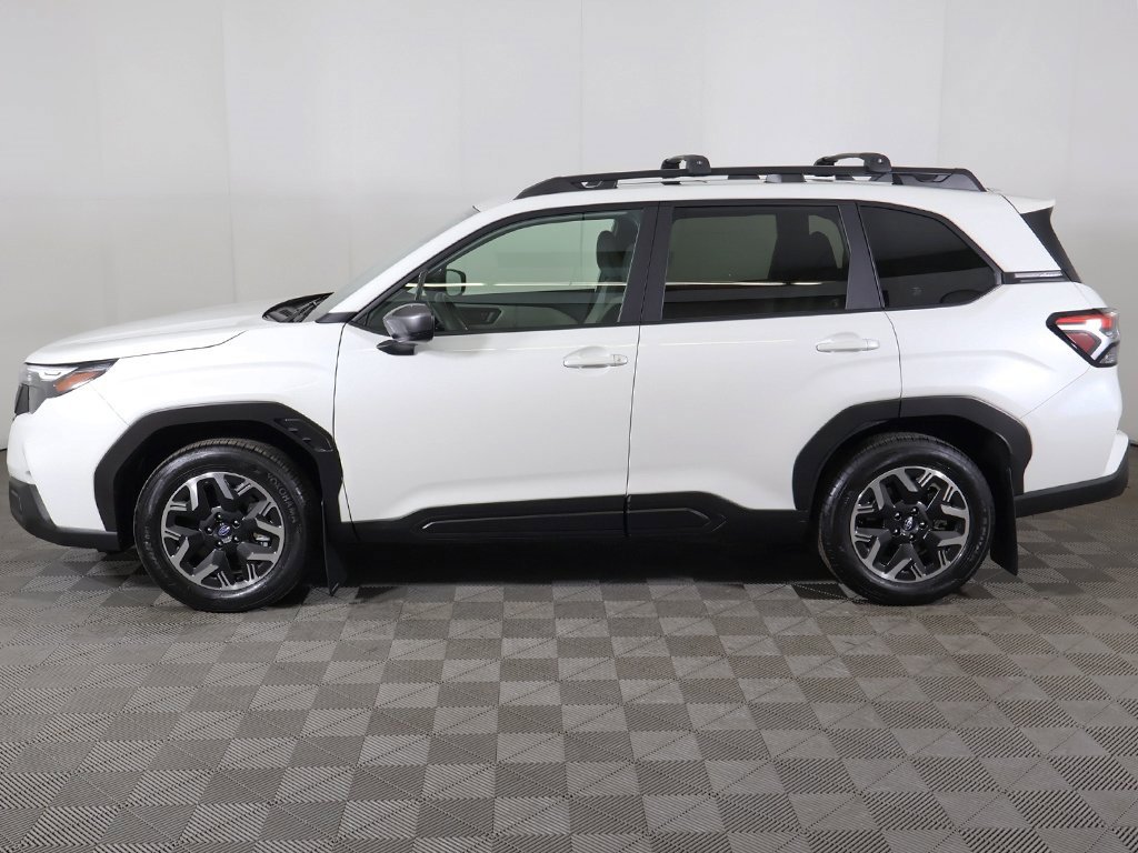 Used 2025 Subaru Forester Premium image 17