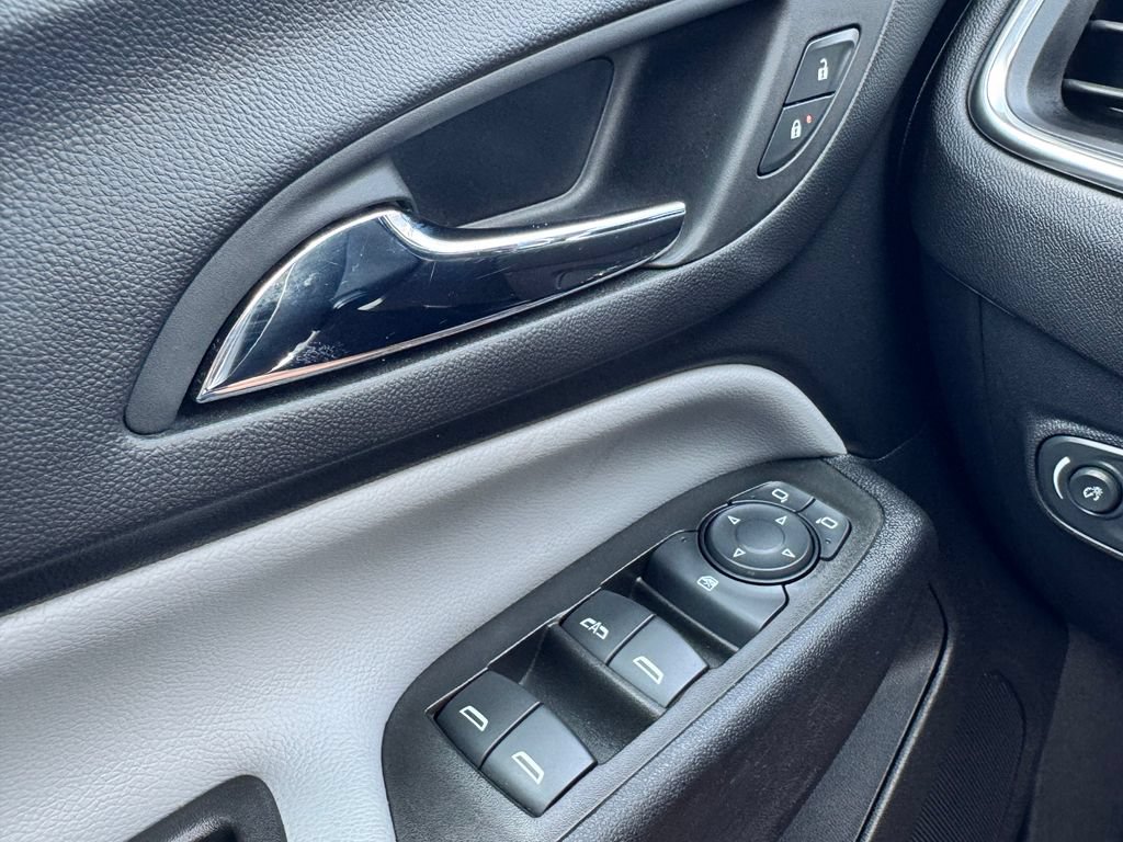 Used 2023 Chevrolet Equinox LS w/ LS Convenience Package FWD image 30
