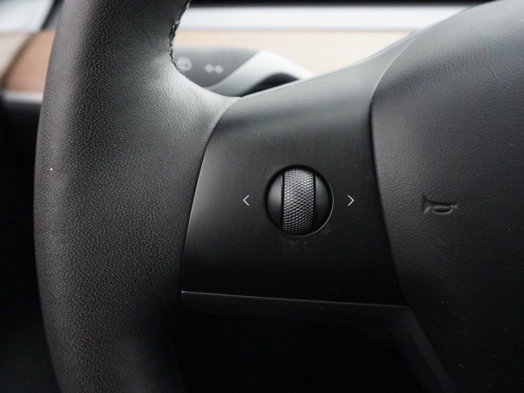 Used 2023 Tesla Model 3 Standard Range image 43