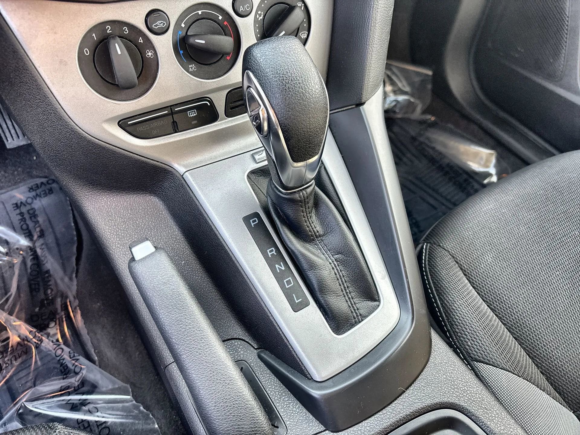 Used 2014 Ford Focus SE w/ SE Winter Package image 20