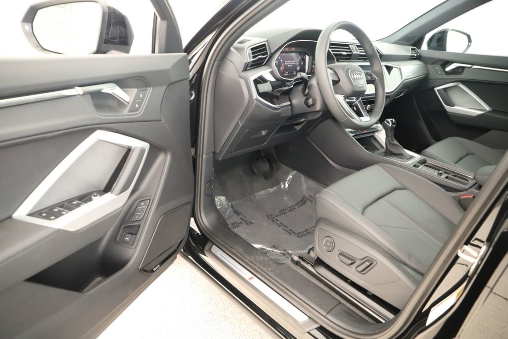New 2025 Audi Q3 2.0T Premium AWD/4WD image 14