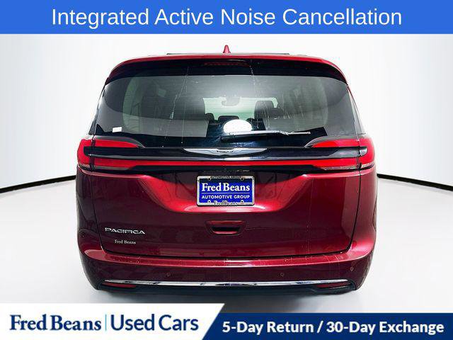 Certified 2022 Chrysler Pacifica Touring-L w/ Uconnect Theater Family Group image 6