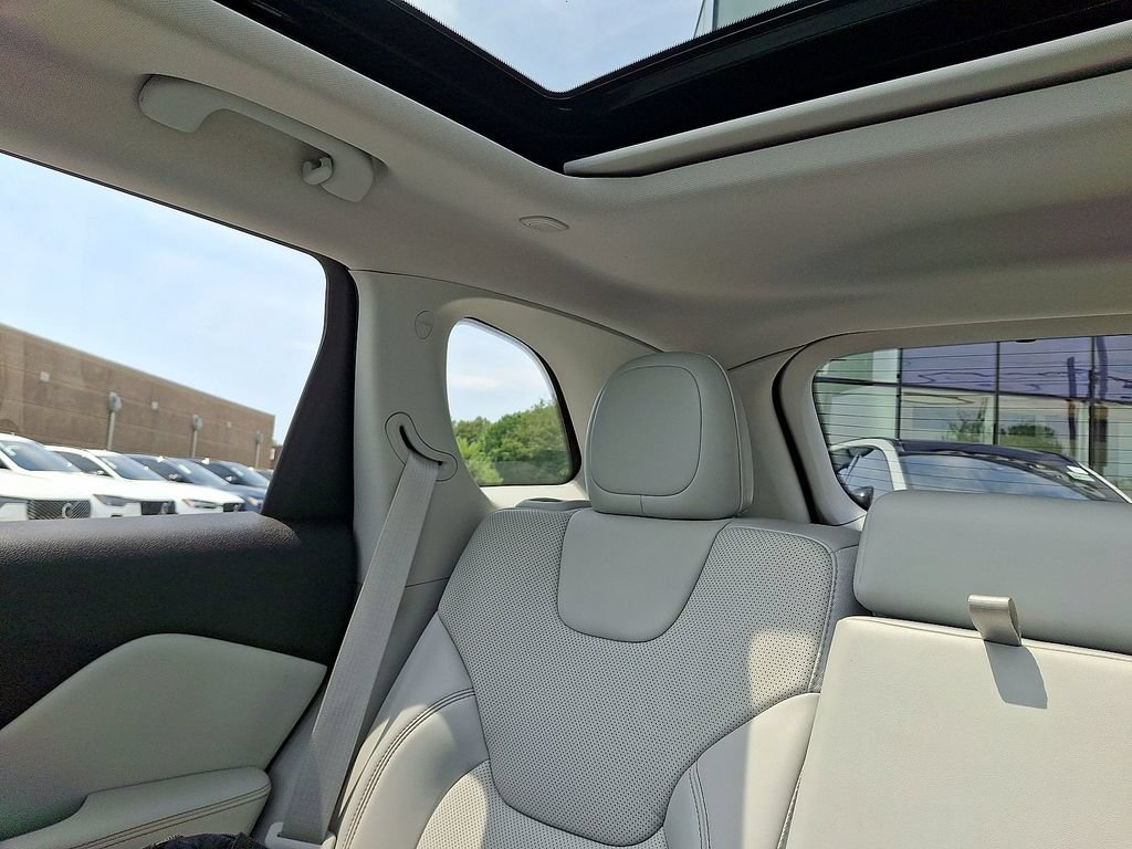 Used 2021 Jeep Cherokee Latitude Lux w/ Sun & Sound Group AWD/4WD image 12