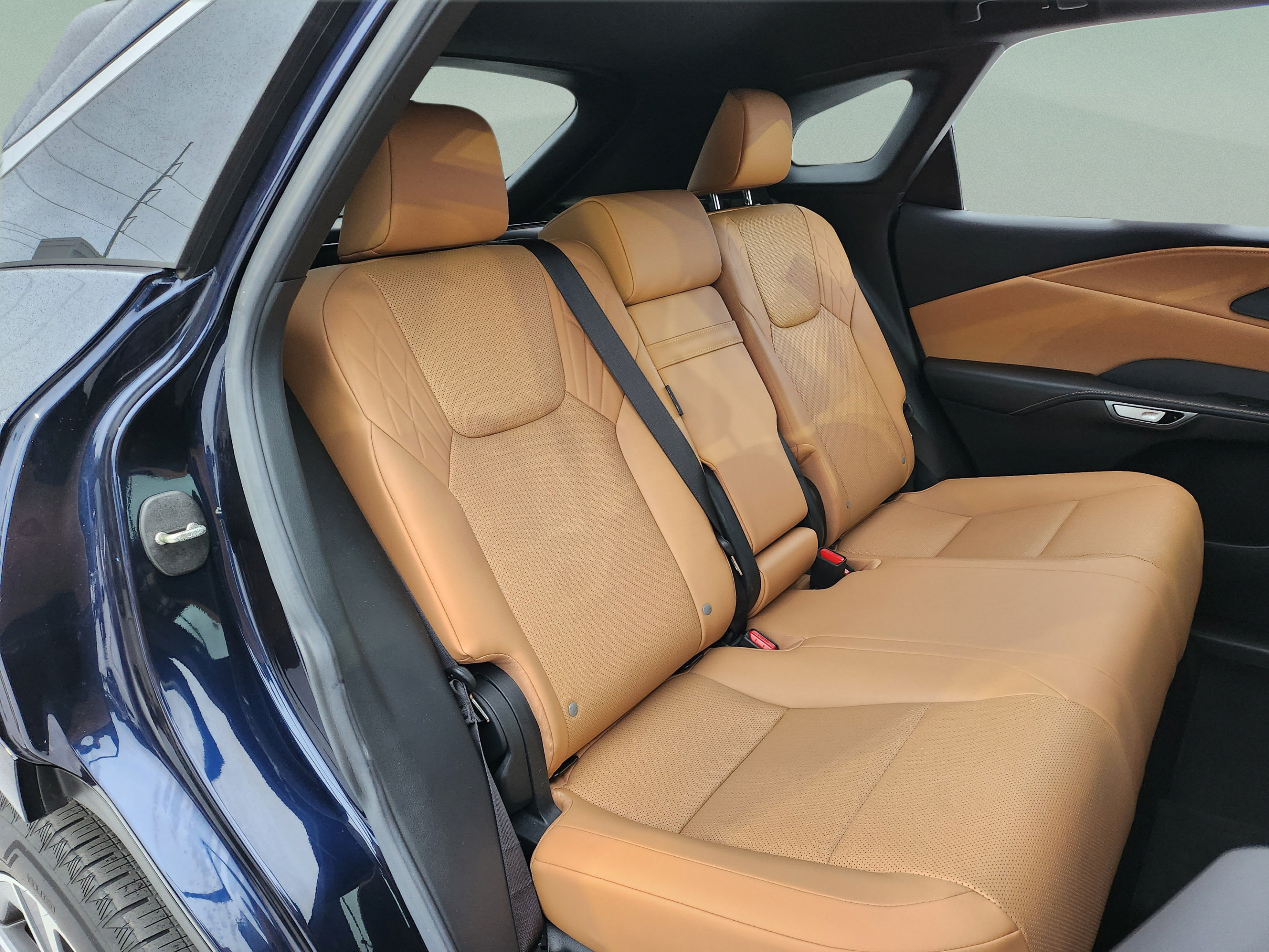 Used 2024 Lexus RX 350 Premium w/ Accessory Package (Z1) FWD image 24