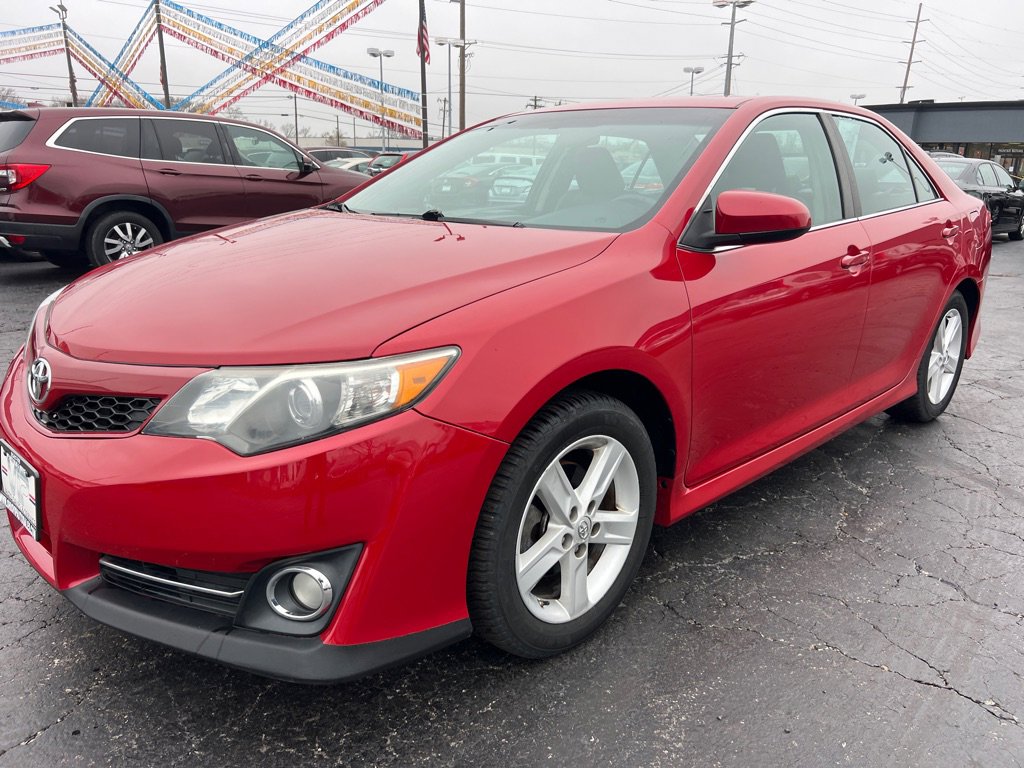 Used 2014 Toyota Camry L image 3