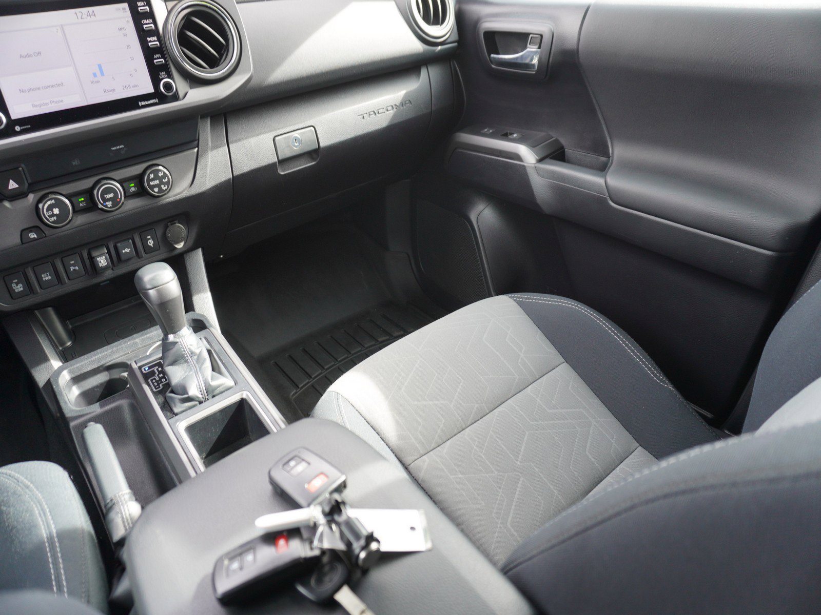 Used 2020 Toyota Tacoma TRD Off-Road image 17