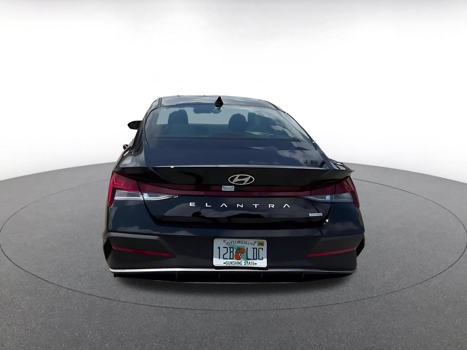 Used 2026 Hyundai Elantra Hybrid FWD image 12
