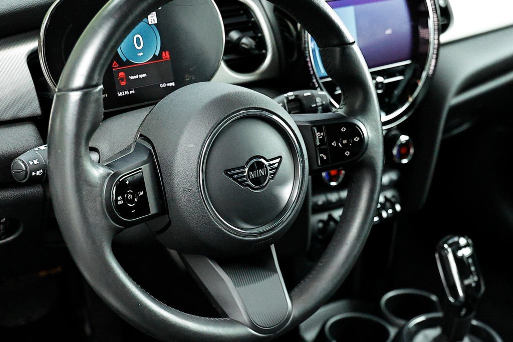 Used 2024 MINI Cooper 2-Door Hardtop FWD image 18