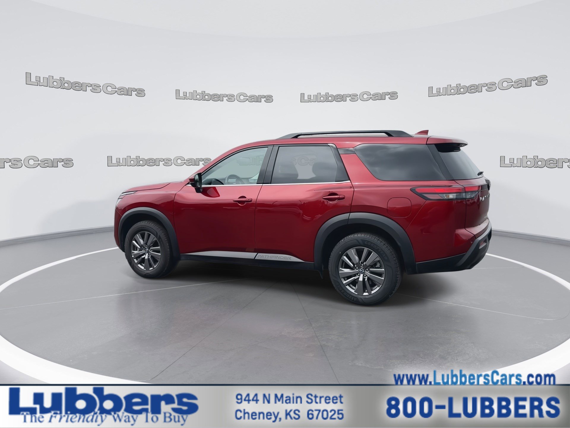 Used 2025 Nissan Pathfinder SV image 6