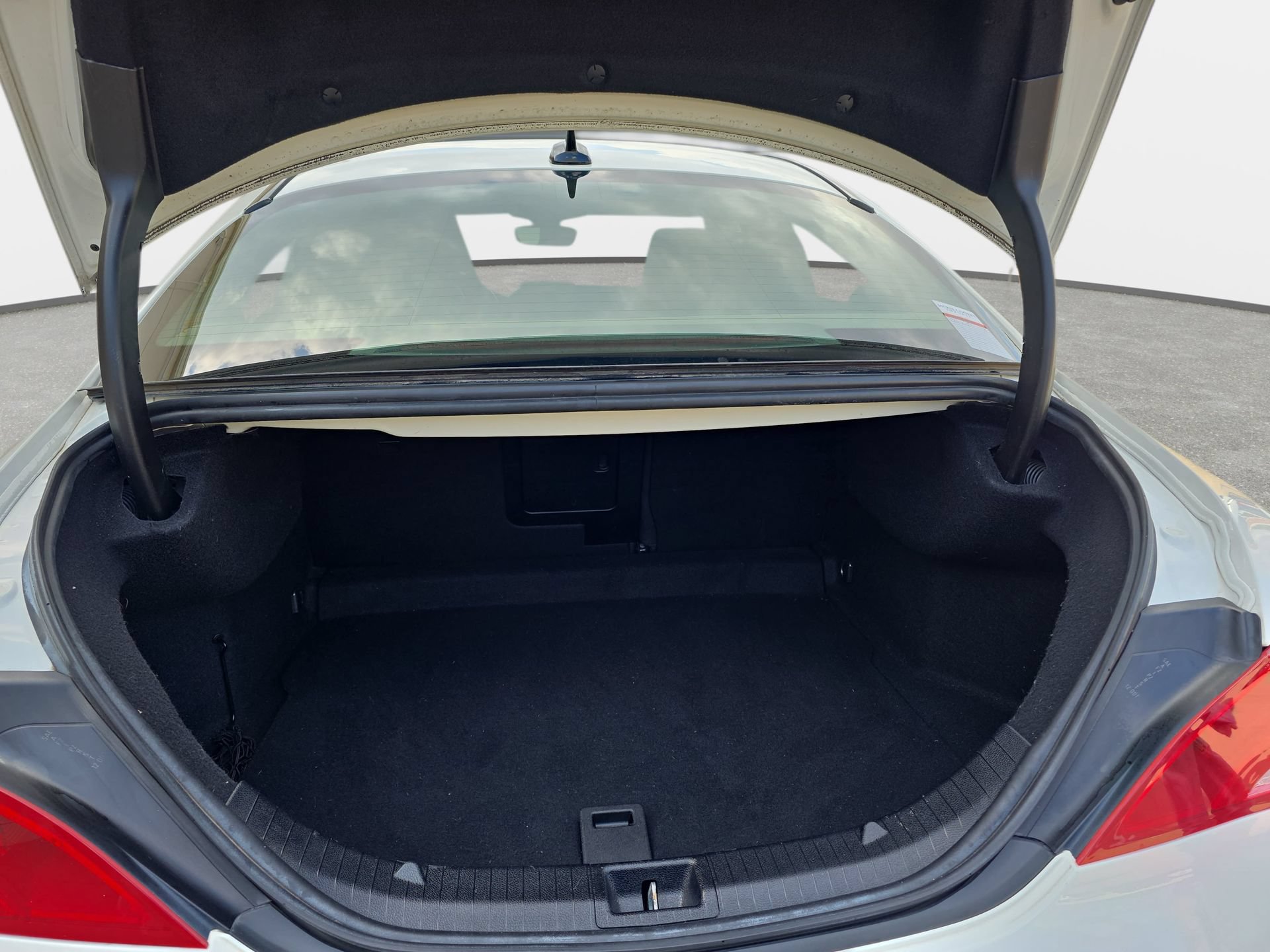 Used 2018 Mercedes-Benz CLA 250 image 12