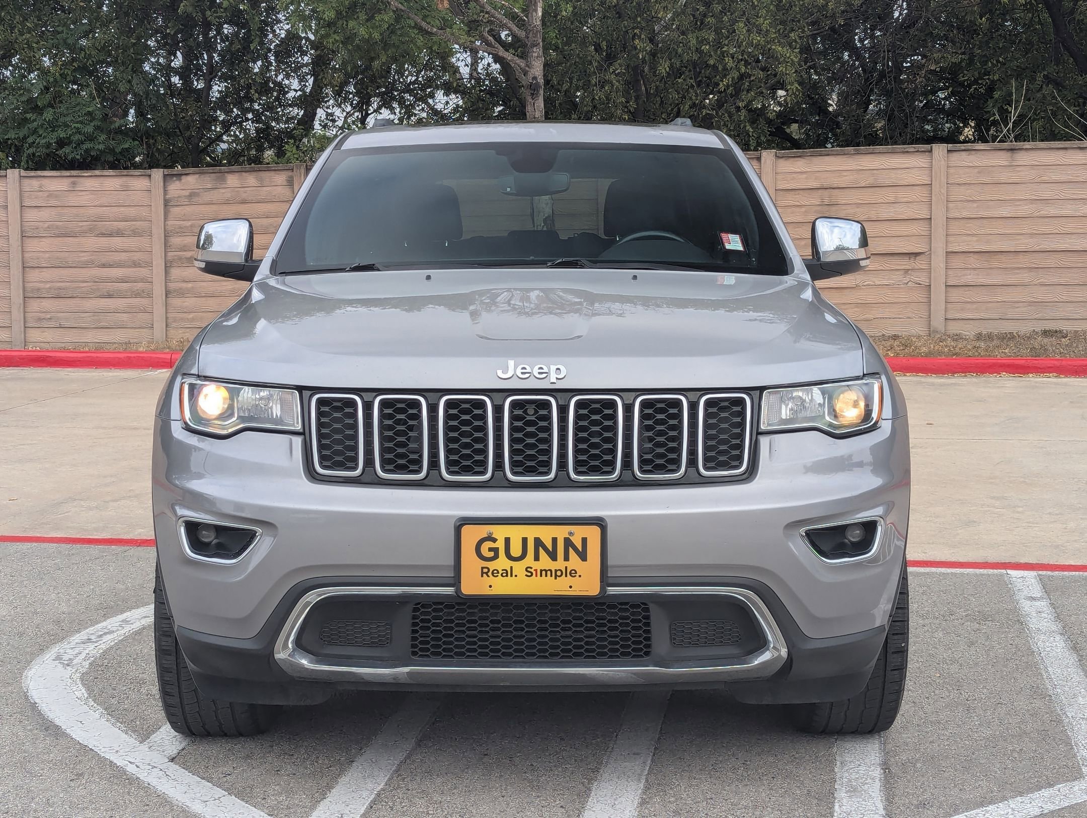 Used 2020 Jeep Grand Cherokee Limited image 9