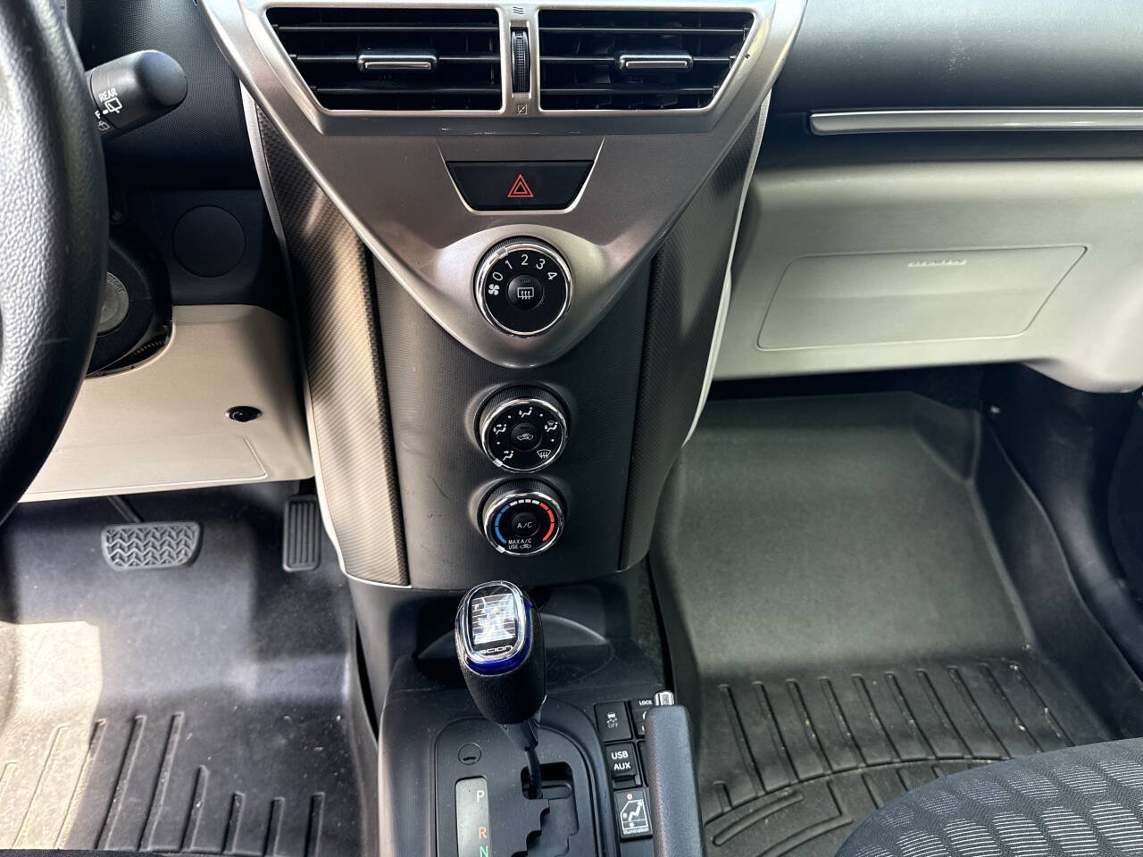 Used 2014 Scion iQ 10 Series FWD image 25