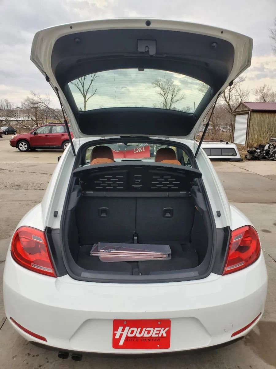 Used 2016 Volkswagen Beetle 1.8T Classic image 16