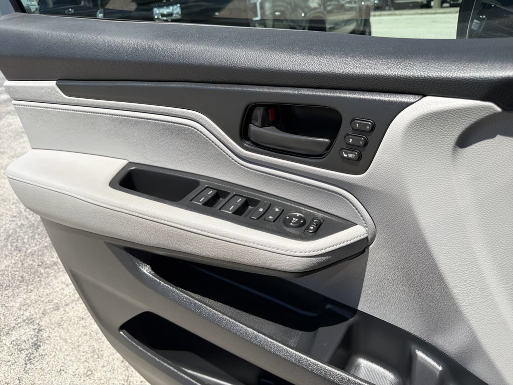 Used 2023 Honda Odyssey EX-L image 22