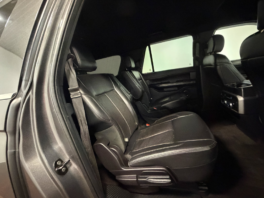 Used 2020 Ford Expedition Max XLT w/ Equipment Group 202A AWD/4WD image 14