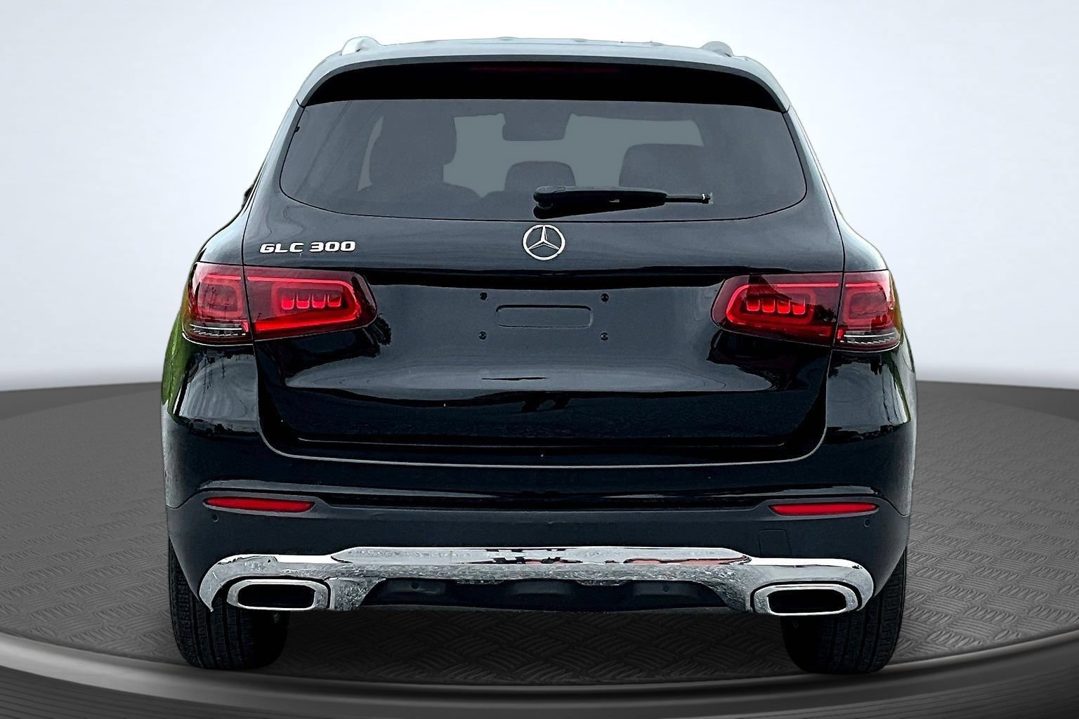 Used 2022 Mercedes-Benz GLC 300 w/ Premium Package Lite image 6