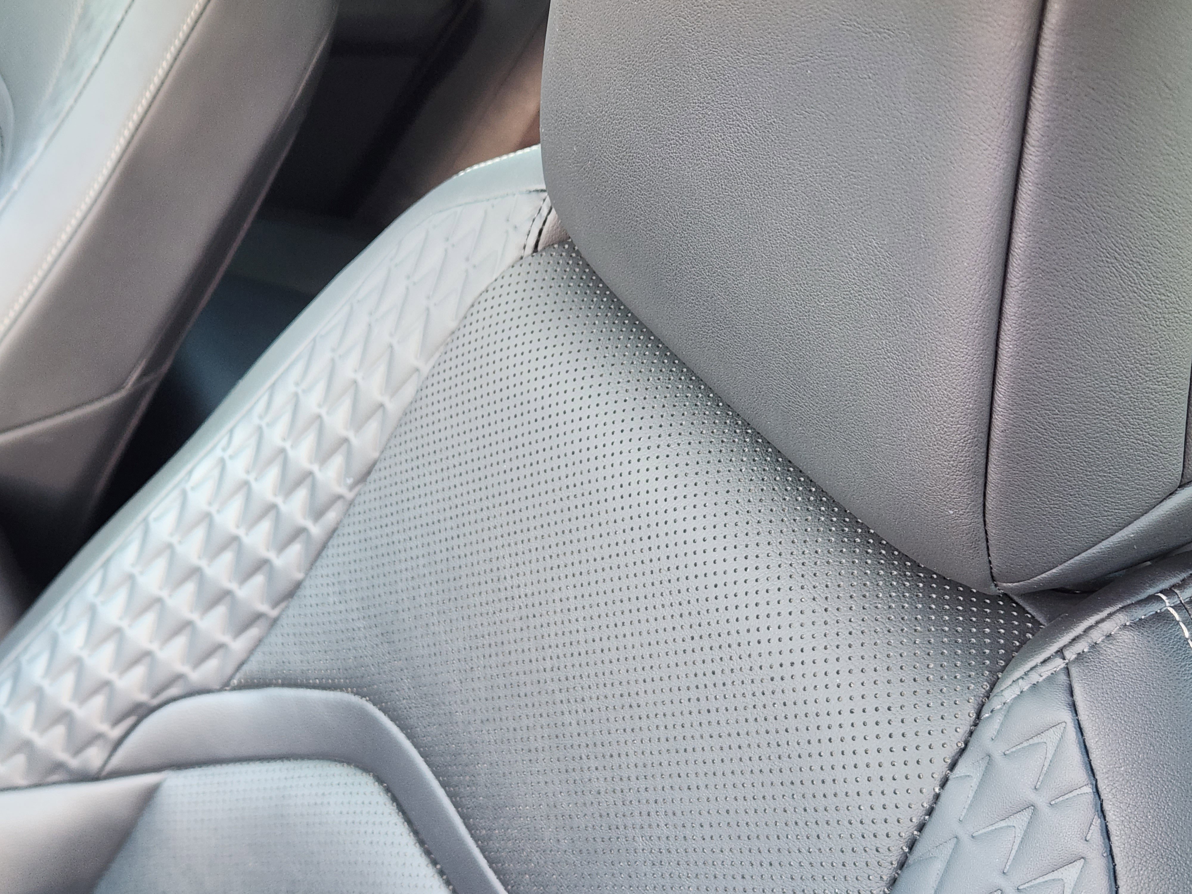 Used 2019 Lexus UX 250h image 18