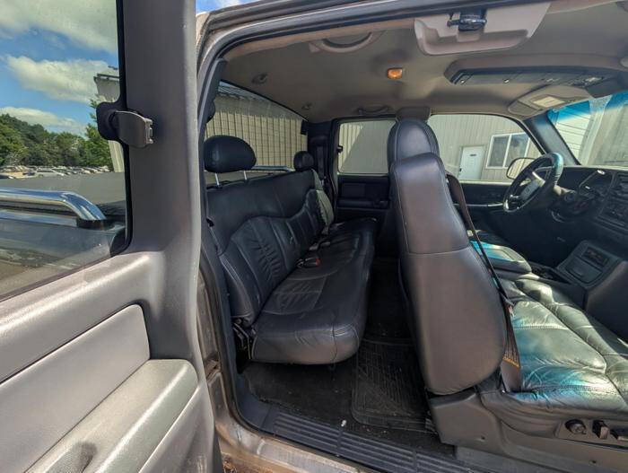 Used 2001 Chevrolet Silverado 1500 LT w/ Firm Ride Suspension Pkg AWD/4WD image 27