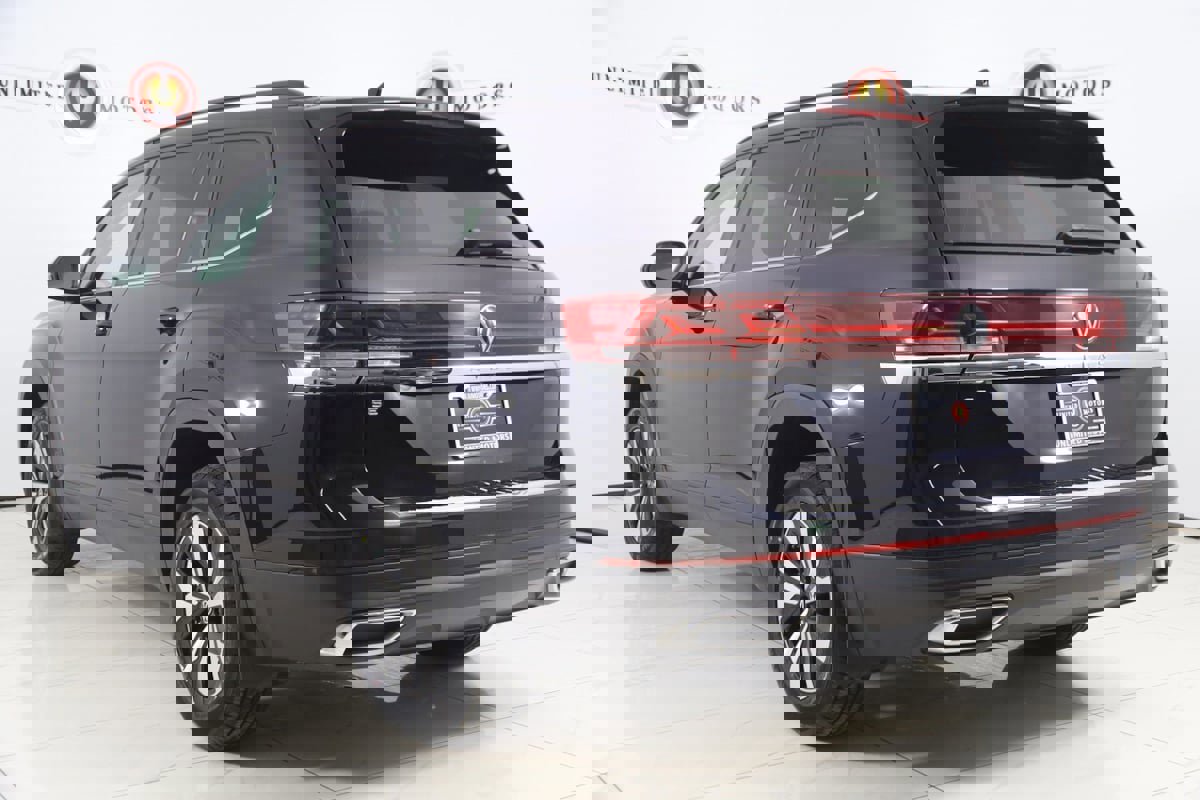 Used 2024 Volkswagen Atlas SE image 4