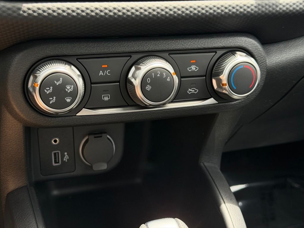 Used 2025 Nissan Kicks Play S FWD image 34
