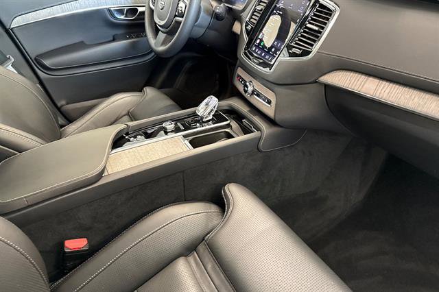 Used 2023 Volvo XC90 T8 Ultimate w/ Protection Package Premier AWD/4WD image 18