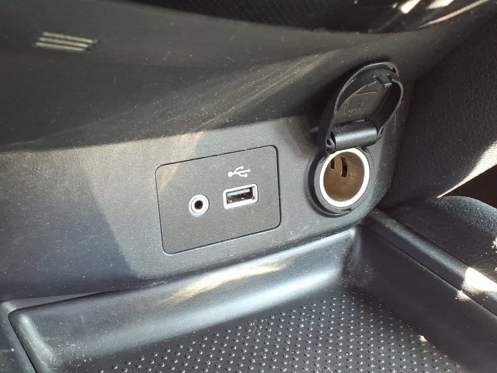 Used 2019 Nissan Rogue S AWD/4WD image 19