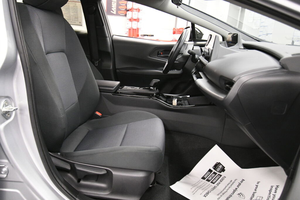 Used 2024 Toyota Prius LE image 24