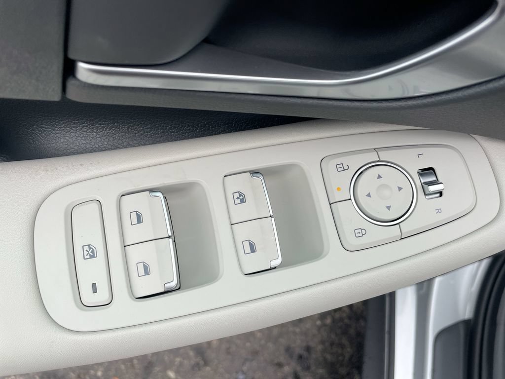 Used 2026 Hyundai Sonata SE FWD image 38