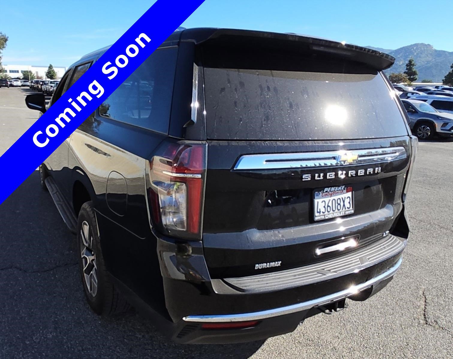 Used 2024 Chevrolet Suburban LT image 8
